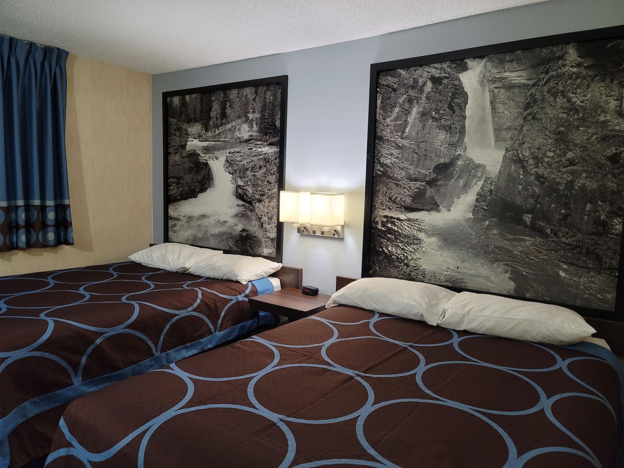 Super 8 By Wyndham Red Deer Hotel Bagian luar foto