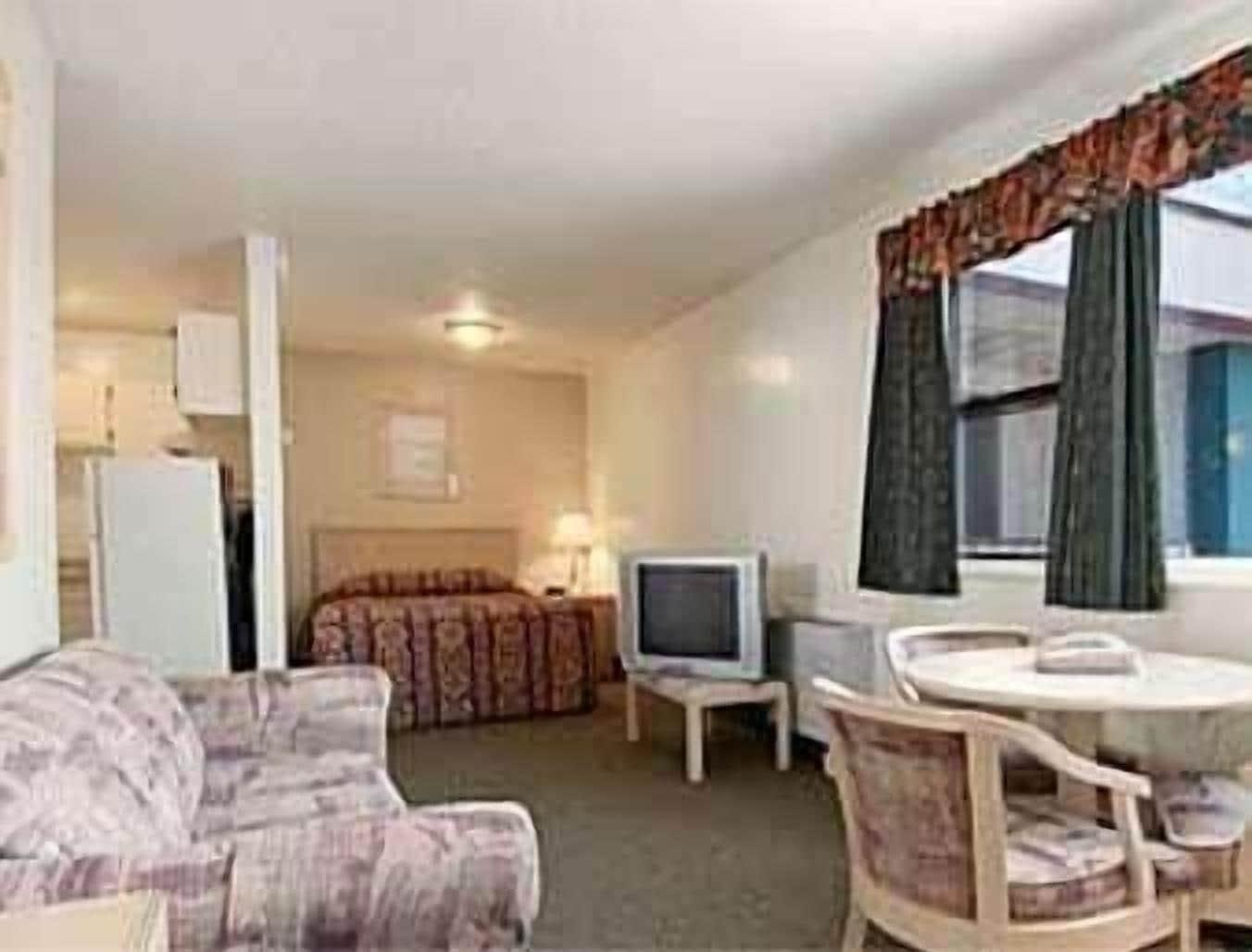 Super 8 By Wyndham Red Deer Hotel Bagian luar foto