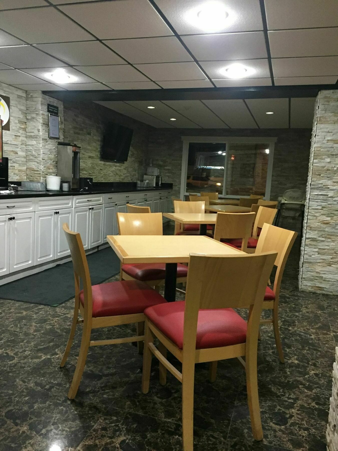 Super 8 By Wyndham Red Deer Hotel Bagian luar foto