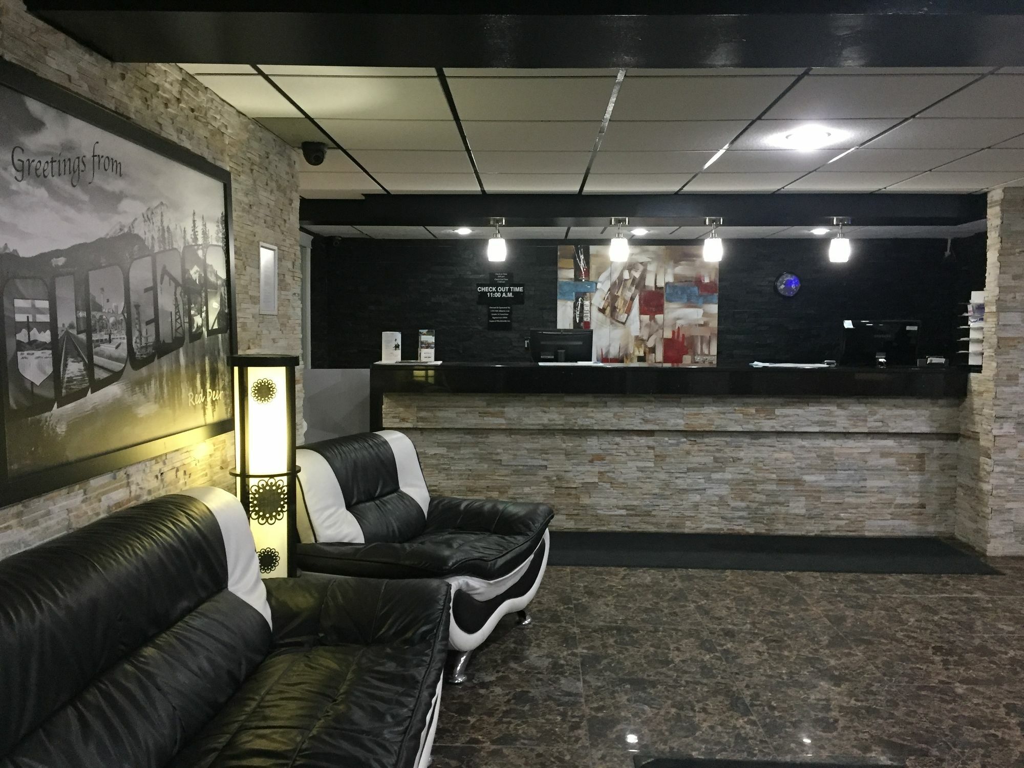 Super 8 By Wyndham Red Deer Hotel Bagian luar foto